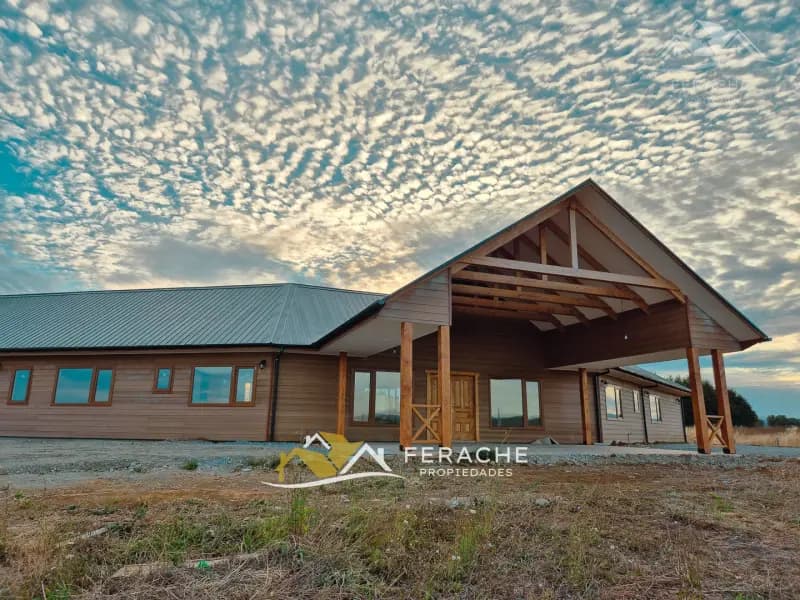 Casa nueva en parcela en La Unión, con amplio diseño familiar y excelente estándar constructivo, La Unión